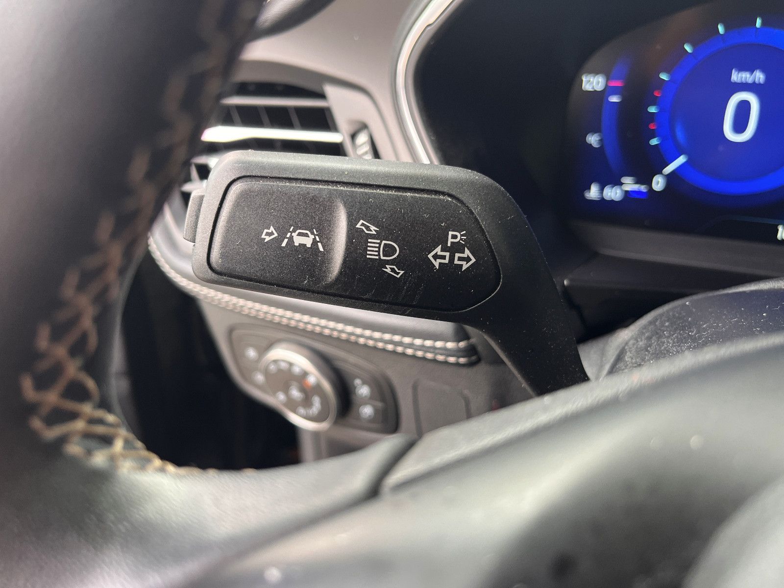 Fahrzeugabbildung Ford Focus Lim. Vignale