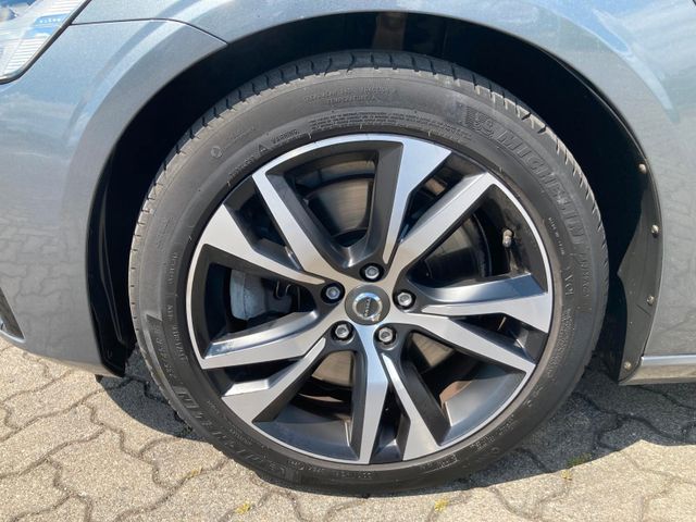 V60 T6 AWD R Design Expression Recharge