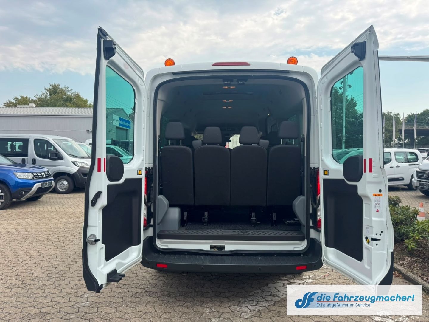 Fahrzeugabbildung Ford Transit Bus 410 L3 Trend Spurhalteass. Temp *EXP