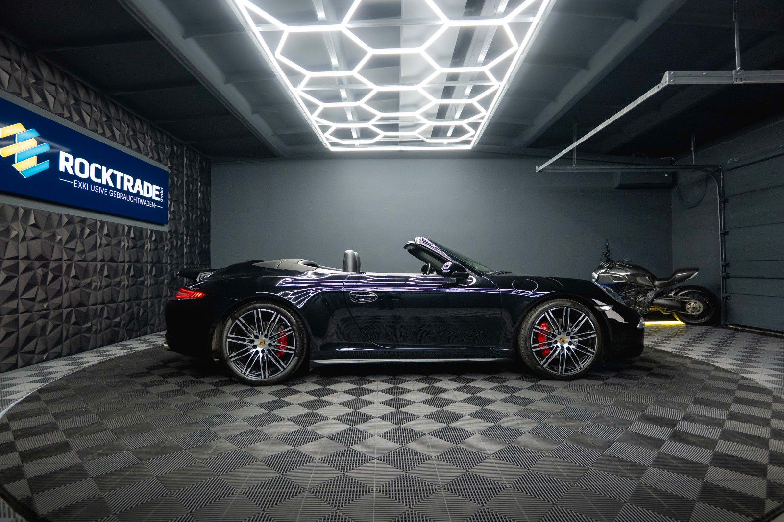 Fahrzeugabbildung Porsche 911 Carrera 4 S Cabriolet Sport Chrono Garantie