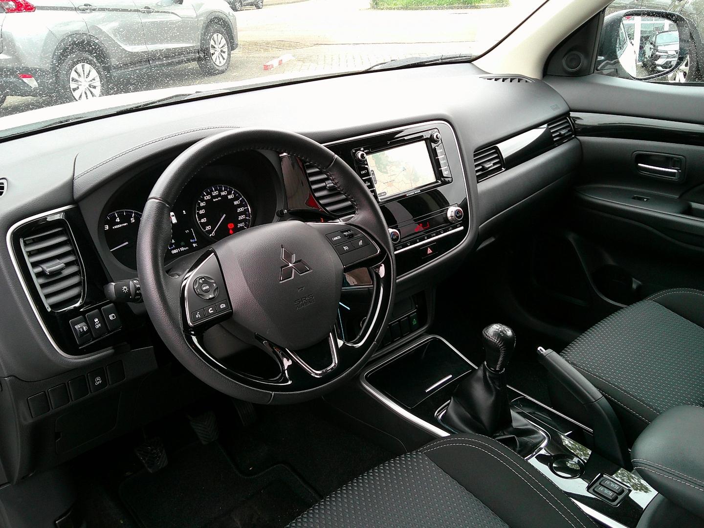 Mitsubishi Outlander Spirit 2.0 RFK/ACC/SHZ/Alu