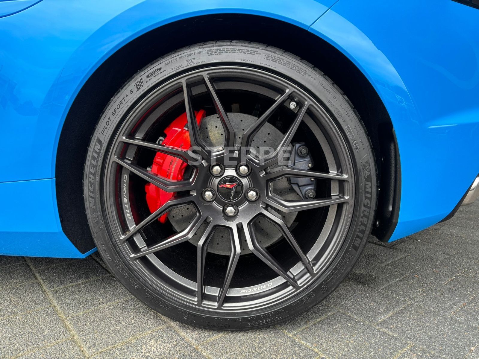 Corvette C8 E-Ray 6,2 3LZ Coupe Europamodell