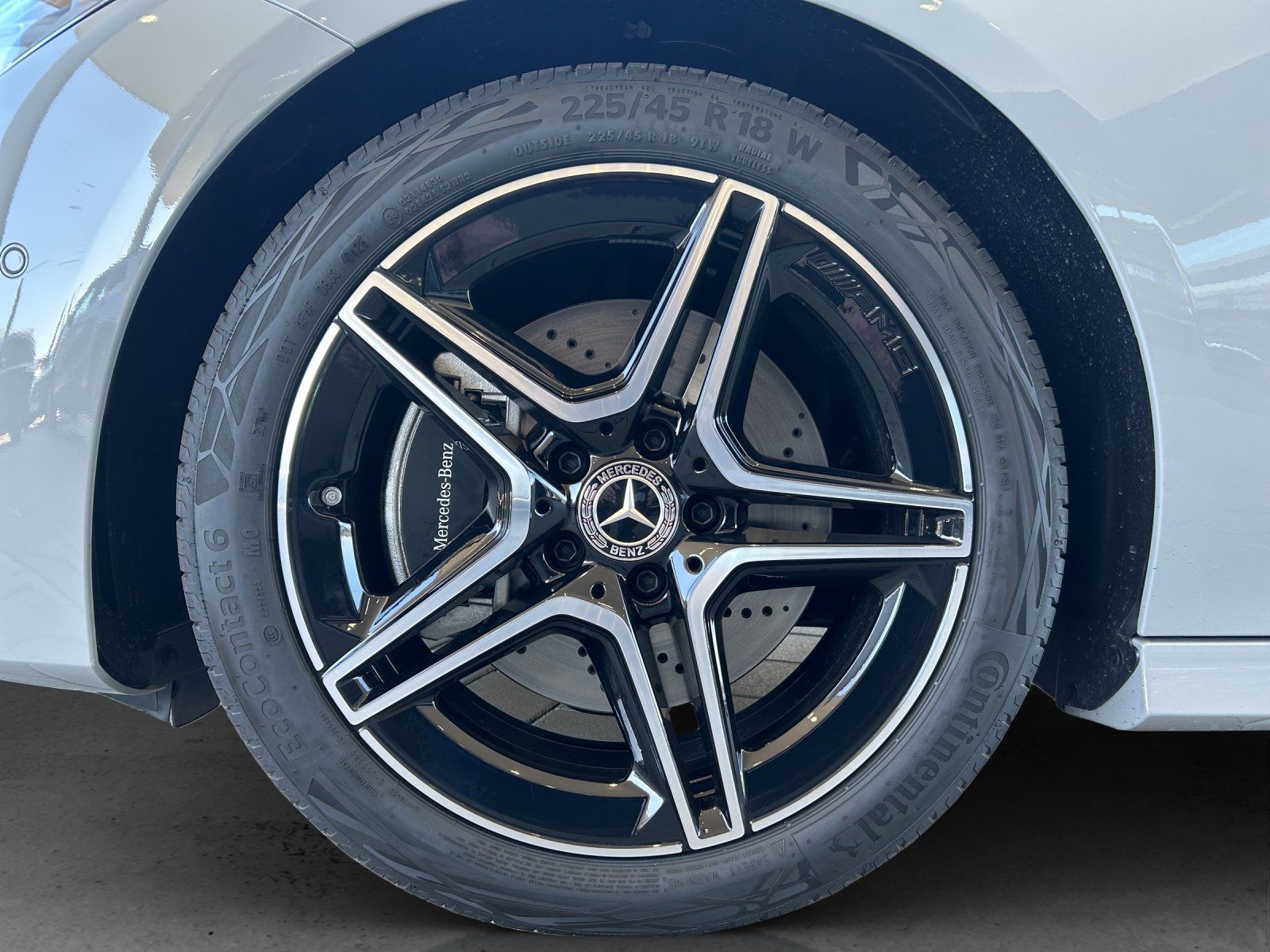 Fahrzeugabbildung Mercedes-Benz CLA 220 d SB AMG Standhzg PANO Distronic 360°