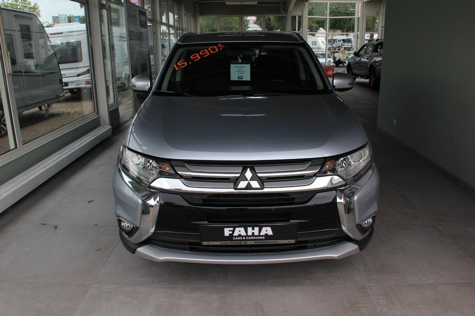 Fahrzeugabbildung Mitsubishi Outlander Edition 100 2WD