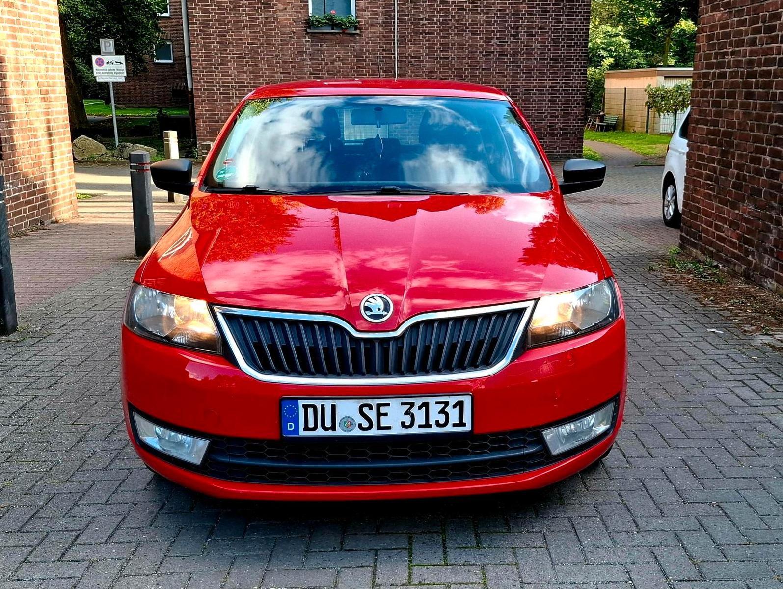 Skoda Rapid 2014 — rear view