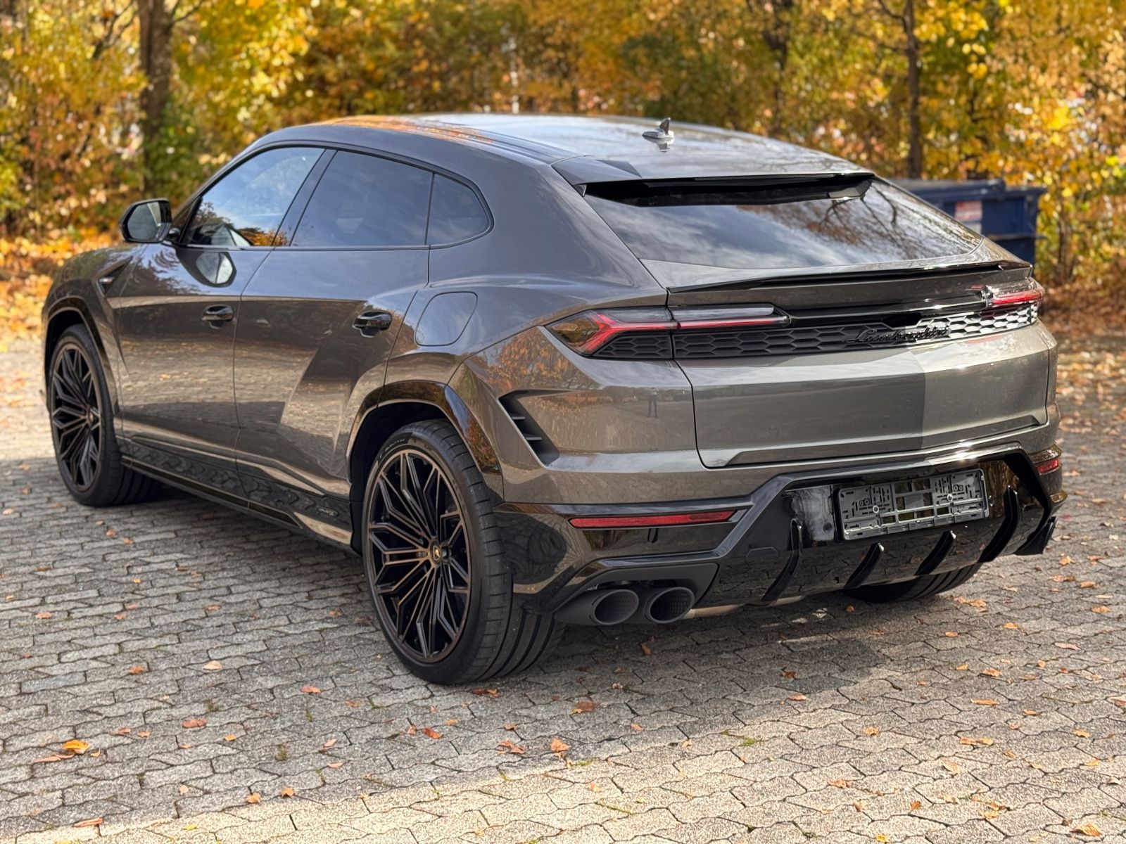 Fahrzeugabbildung Lamborghini URUS SE|BANG/OLUFSEN|PANO|MY25|BLANCO COC