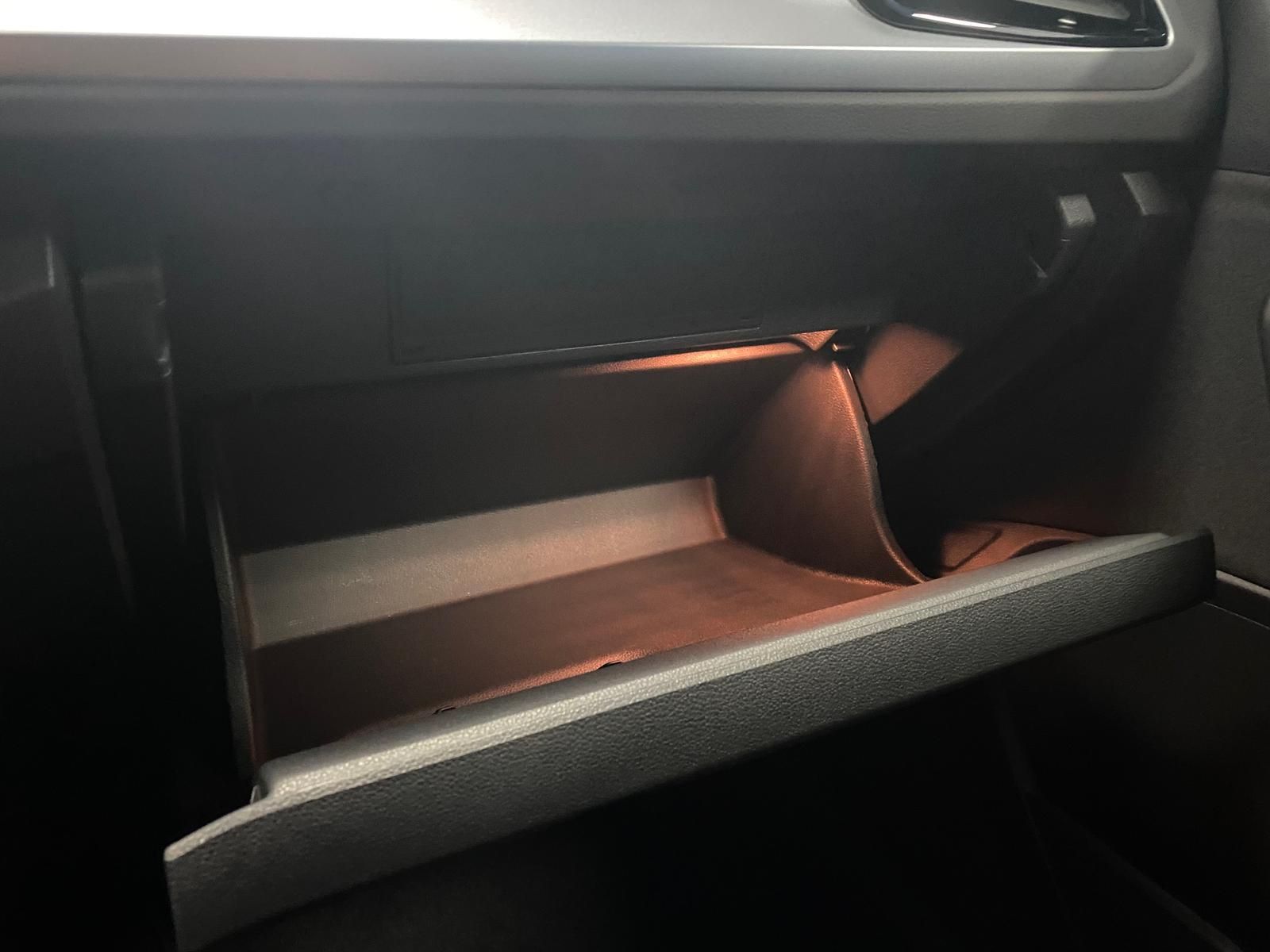 Fahrzeugabbildung Volkswagen Golf Variant 2.0 16V T FSI R BMT/Start-Stopp 4Mo