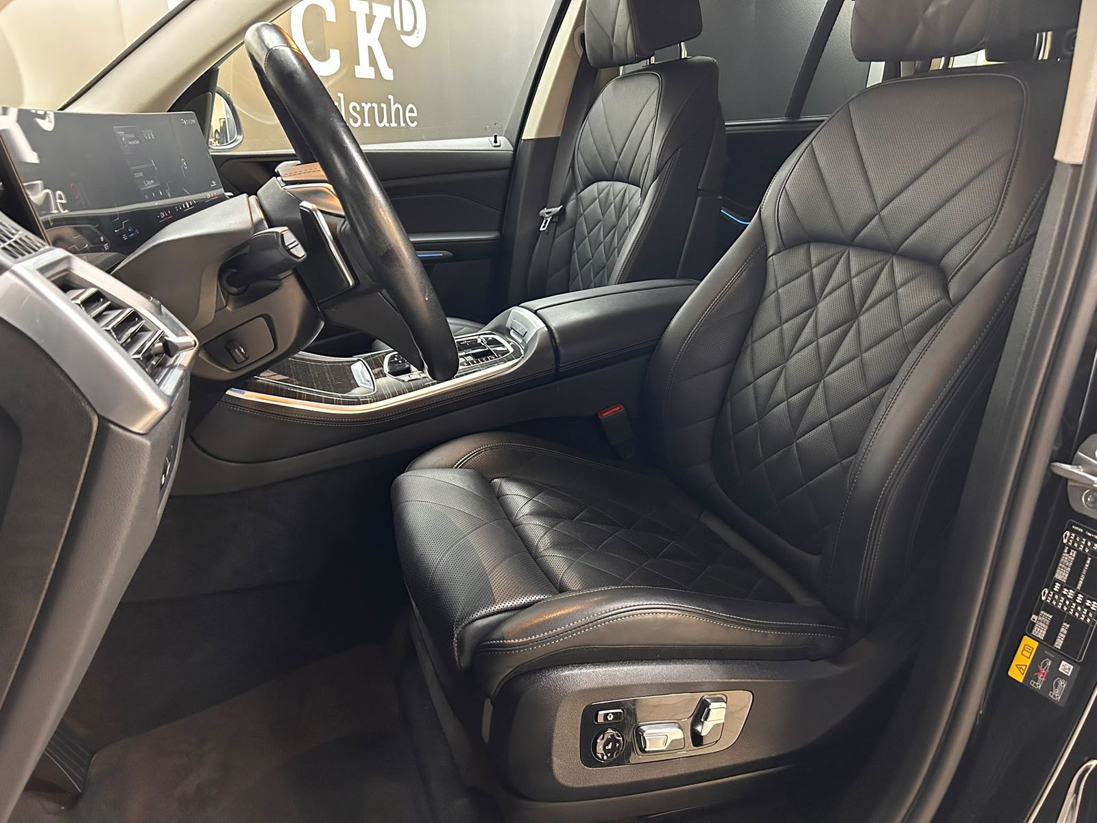 Fahrzeugabbildung BMW X5 50 e xDr PANO+MEMO+LUFT+LED+HEAD+H&K+AHK+360+