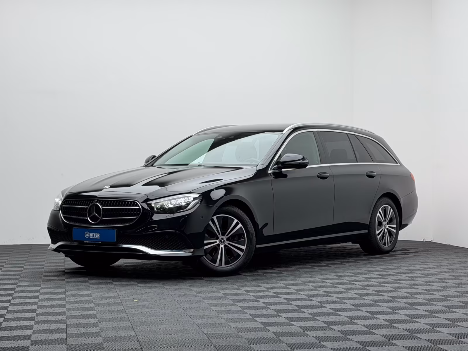 Mercedes-Benz E 200 T Avantgarde AHK STANDHZG 360 CAM HuD