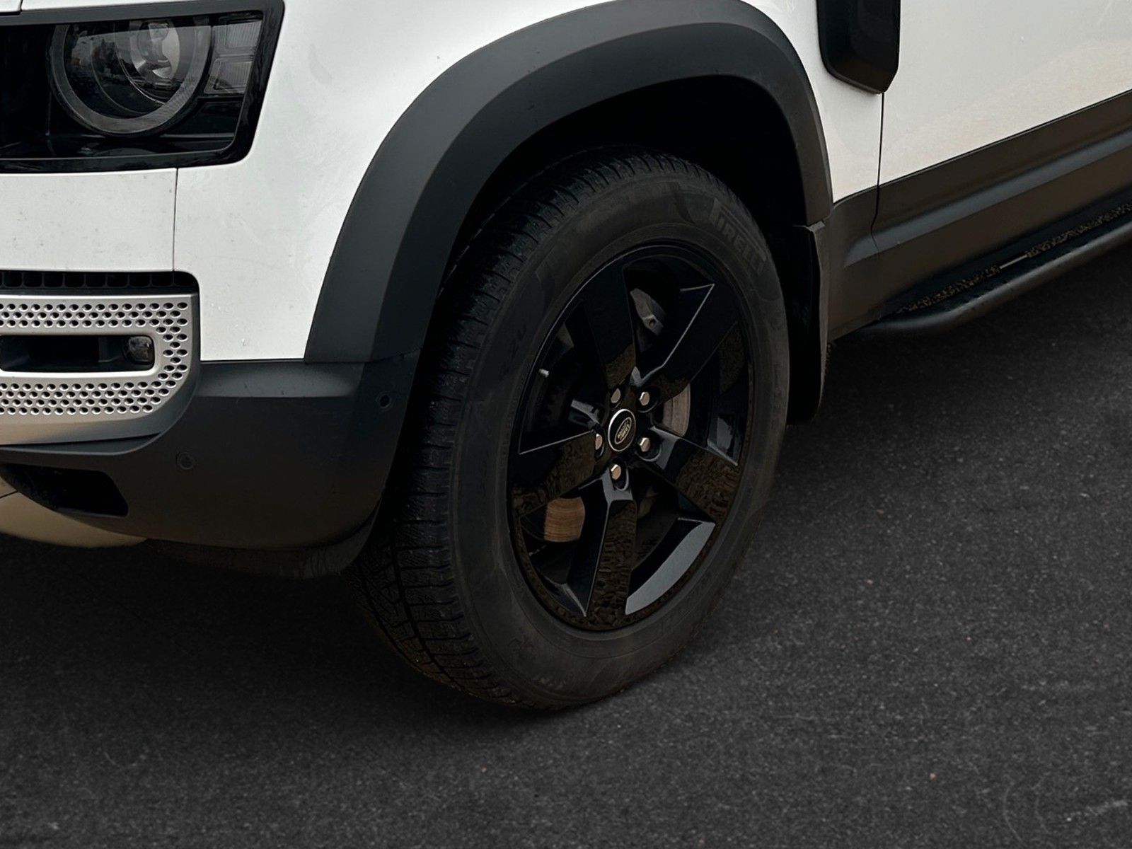 Land Rover Defender 110 D300 HSE – Bild 9