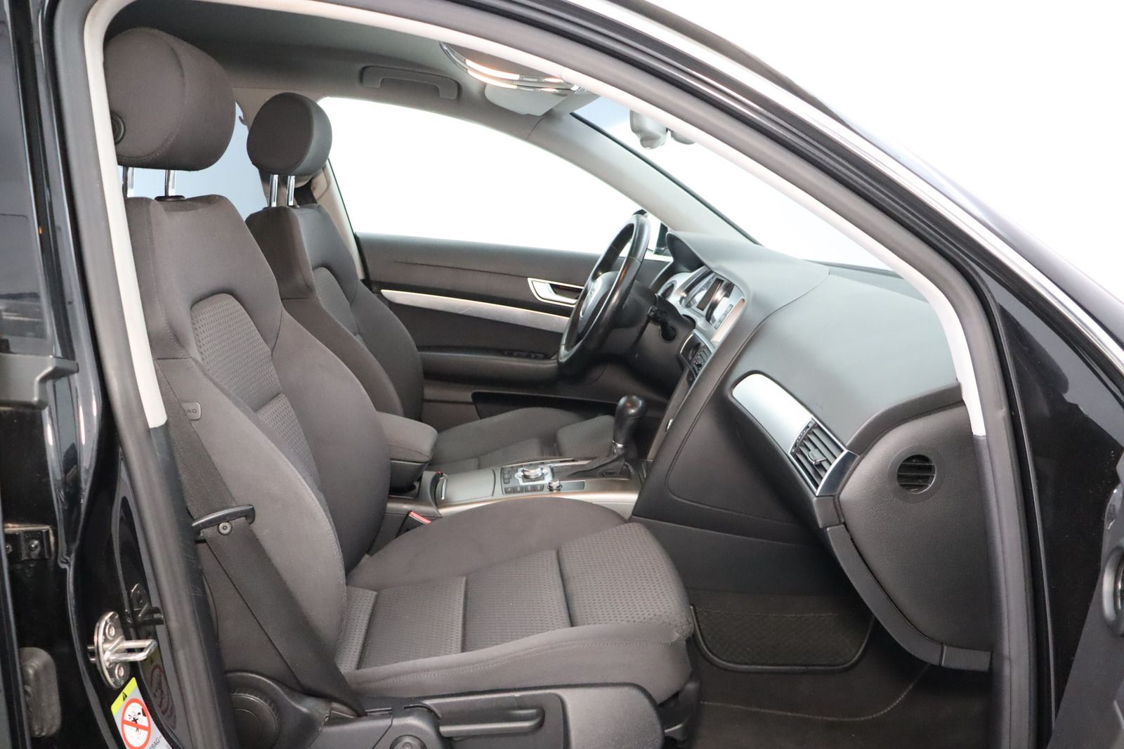 Fahrzeugabbildung Audi A6 2.0 TDI multitronic Avant * Xenon * AHK * PDC