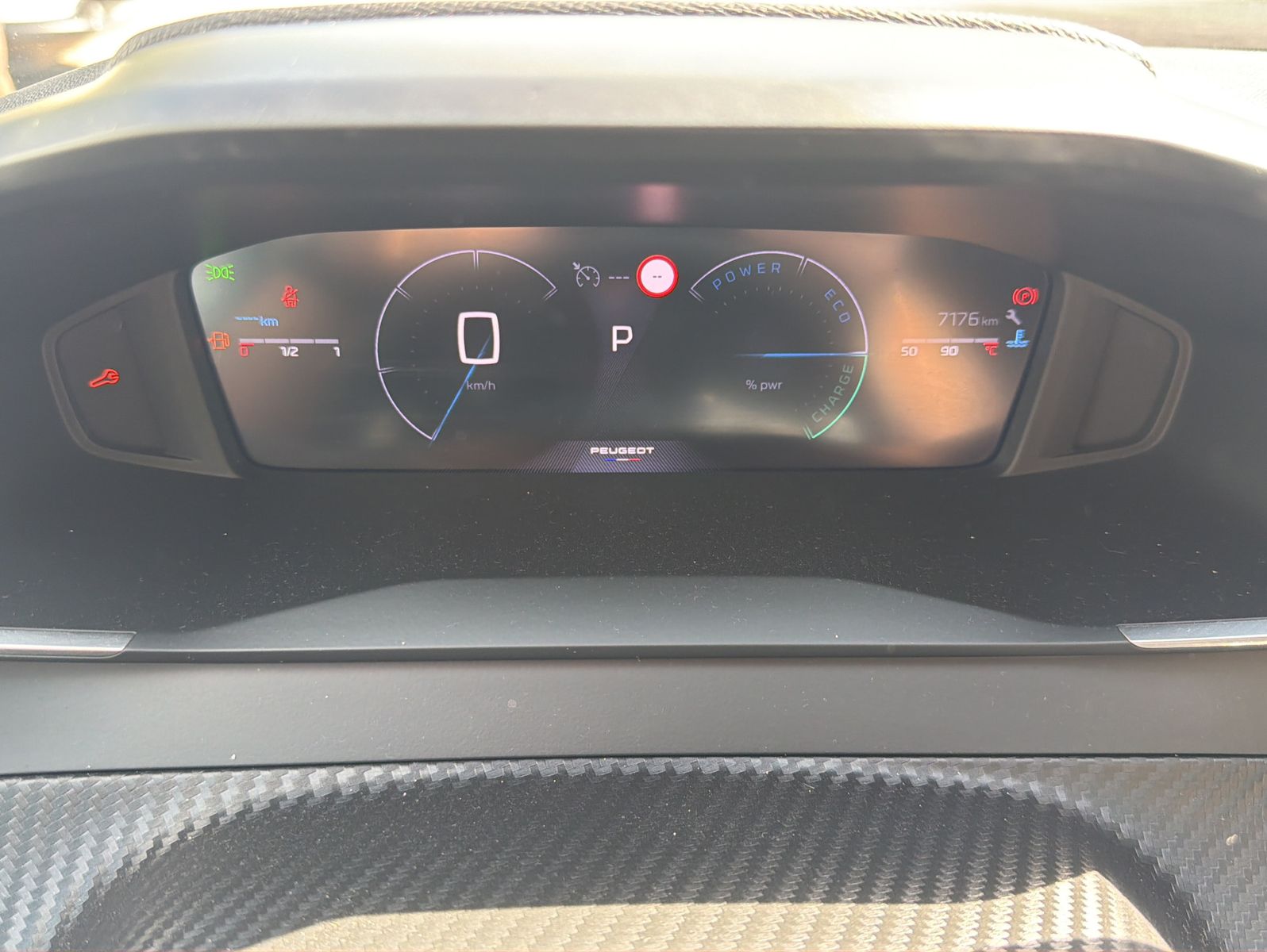 Fahrzeugabbildung Peugeot 208 Hybrid 100 Allure wenig Kilometer Automatik