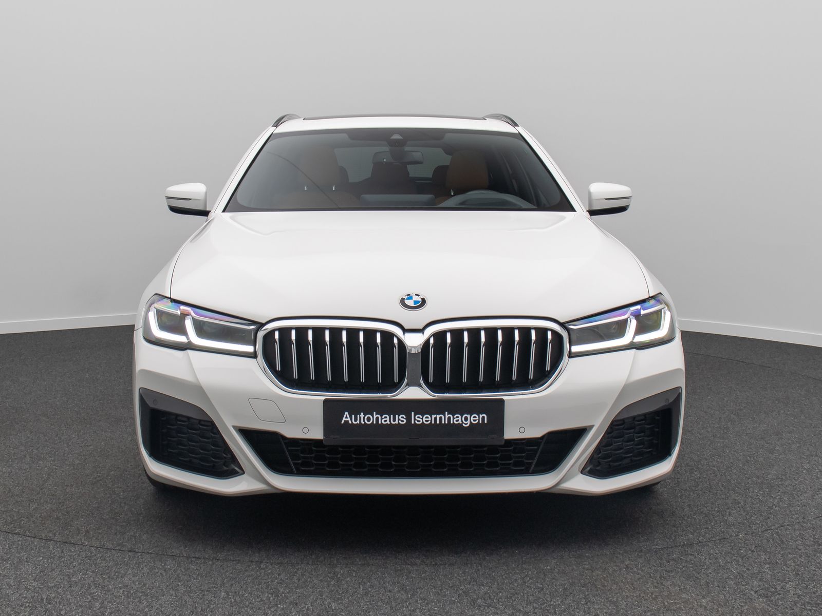 Fahrzeugabbildung BMW 530d xD M Sport Panorama Kamera Laser HUD HiFi