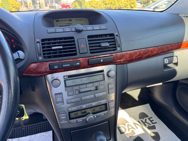 Toyota Avensis  2.4 Executive Liftback