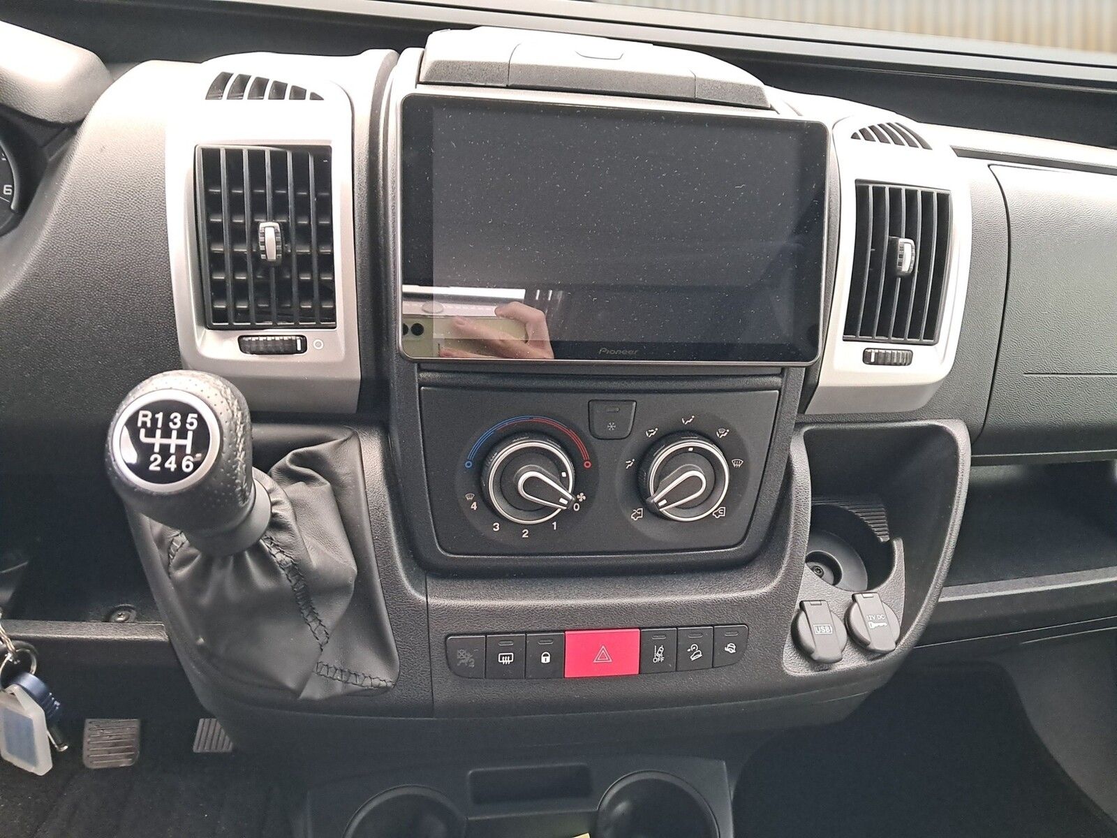 Fahrzeugabbildung Pössl Summit Shine 600 L Citroen 140 PS Mark/Solar/AHK