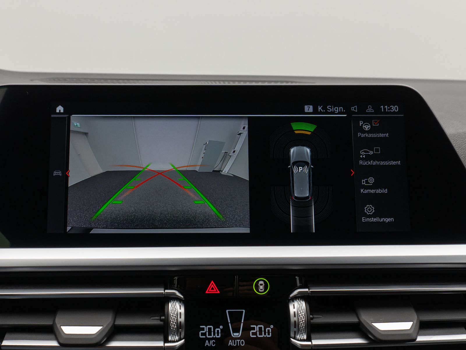 Fahrzeugabbildung BMW 320d  Kamera DAB HiFi DrivAssist Alarm LED Sport