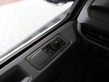 Volkswagen T7 Transporter 2.0TDI AUT110KW KR LED FLÜGEL AHK