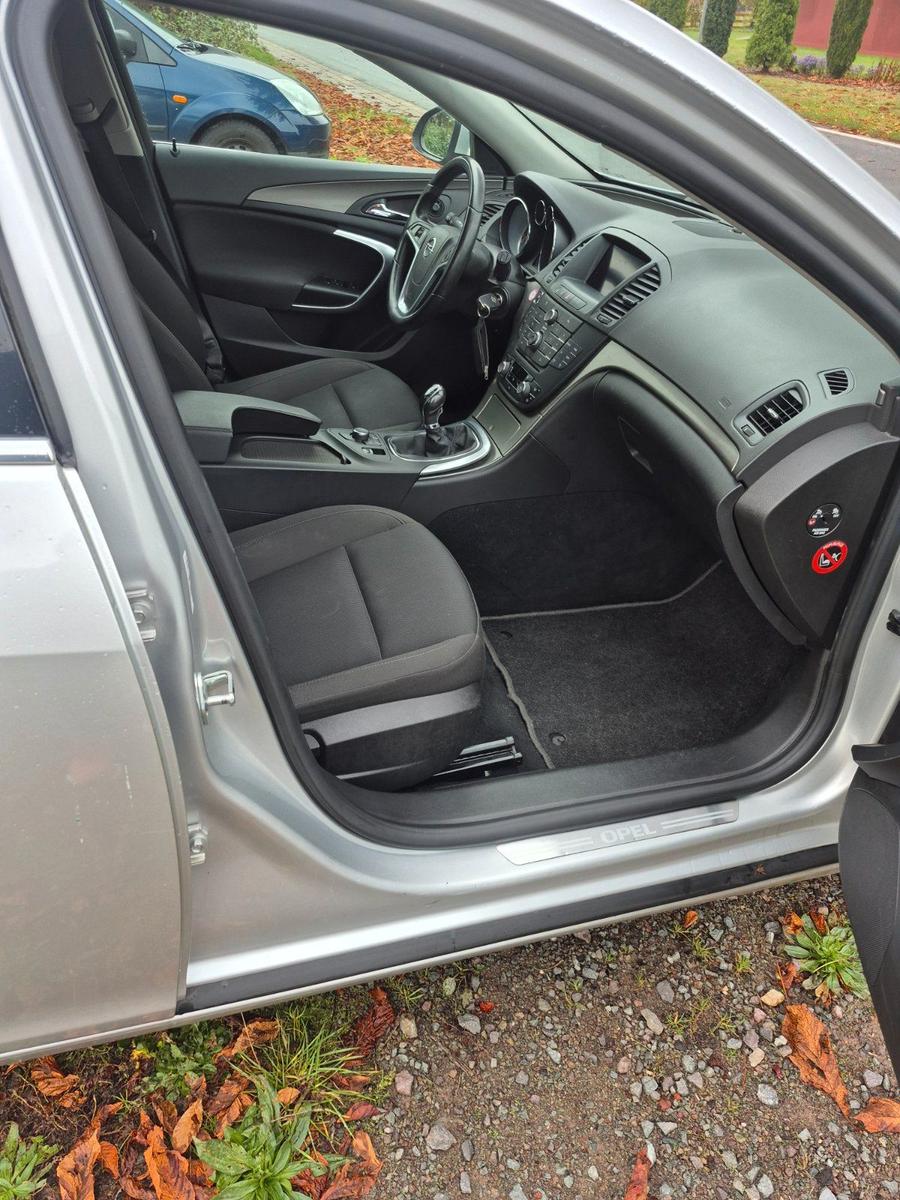 Opel Insignia 2011 — photo 8