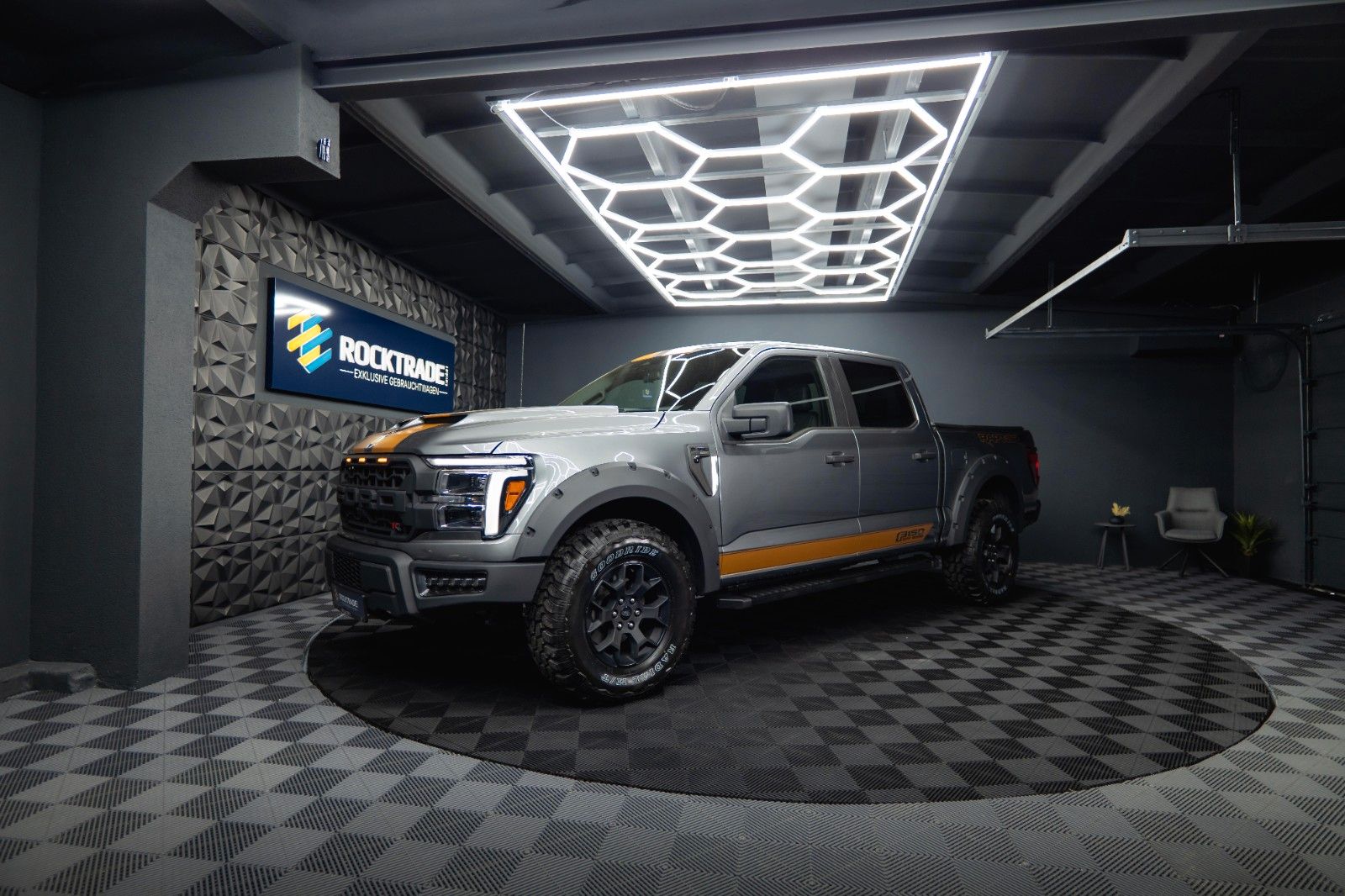 Fahrzeugabbildung Ford F150 5.0L V8 4x4 Offroad SuperCrew RAPTOR 19%