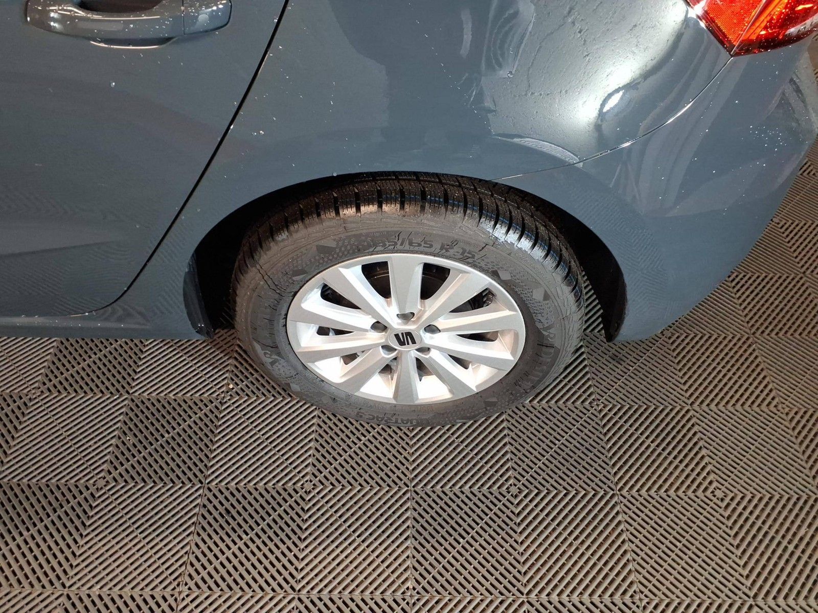 Fahrzeugabbildung SEAT Ibiza TSI Style LED App Connect GRA PDC SH Klima