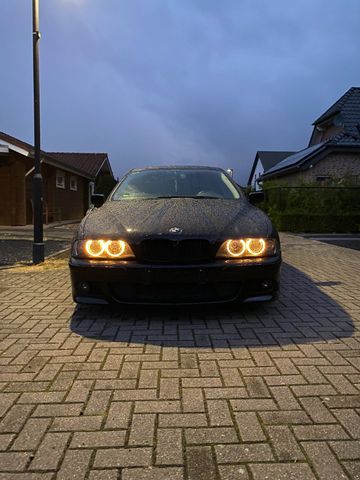 BMW E39 520i