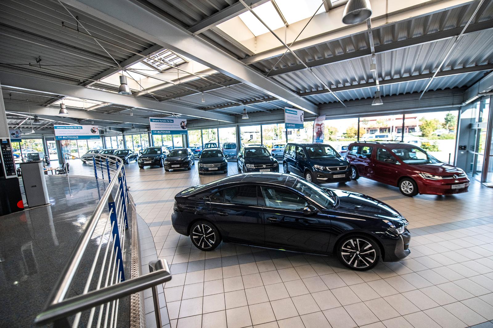 showroom-image-top