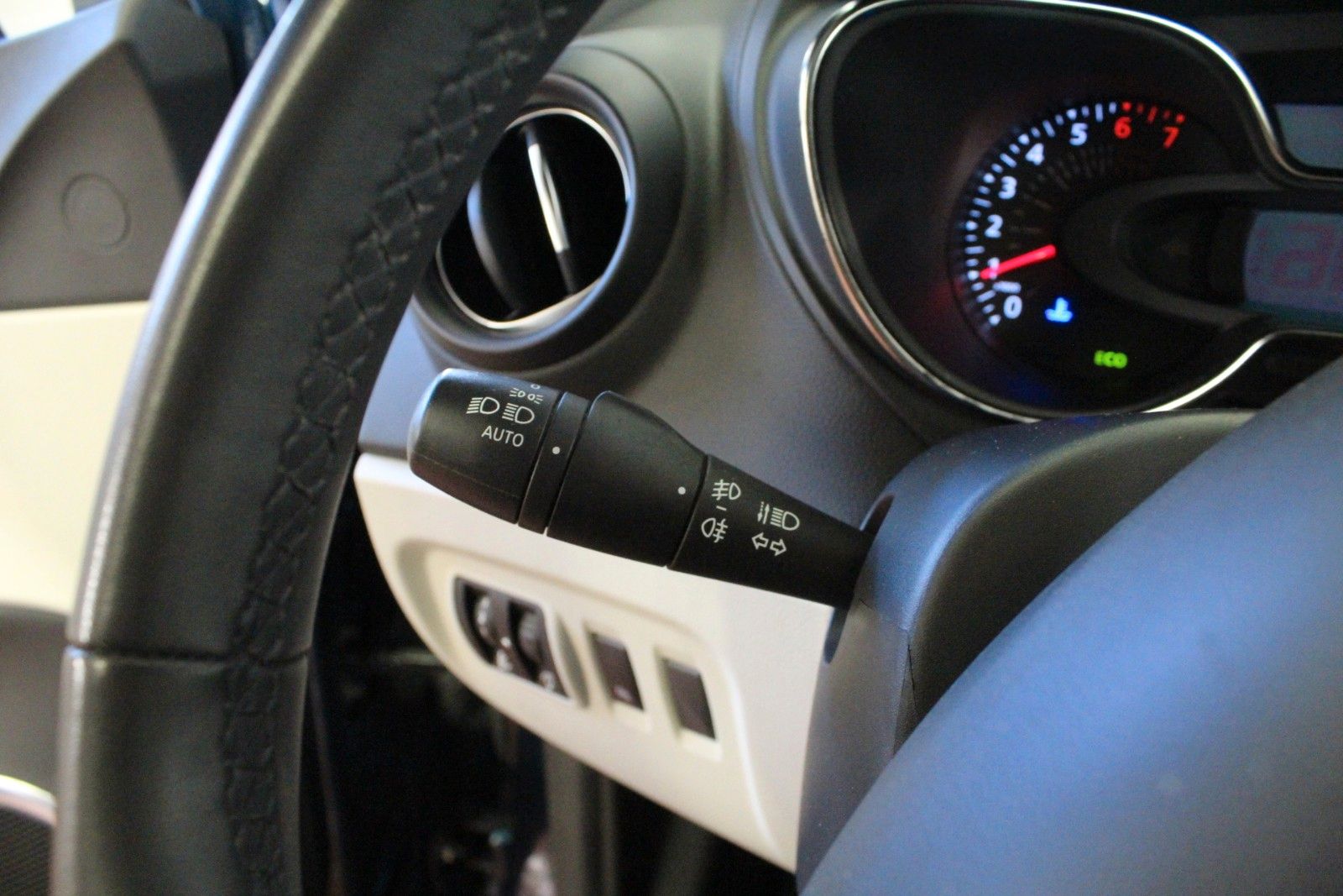 Fahrzeugabbildung Renault Captur TCe 90 Experience *Navigation*