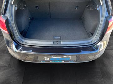 Volkswagen Golf VII Lim. 1.6 TDI DSG*NAVI*PARKPILOT*SHZ*
