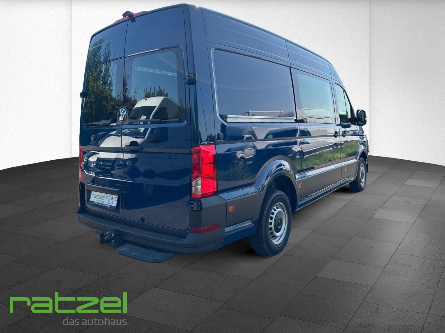 Fahrzeugabbildung Volkswagen Crafter 35 Kasten HD AHK+Holzboden+AHK+Navi+Rega