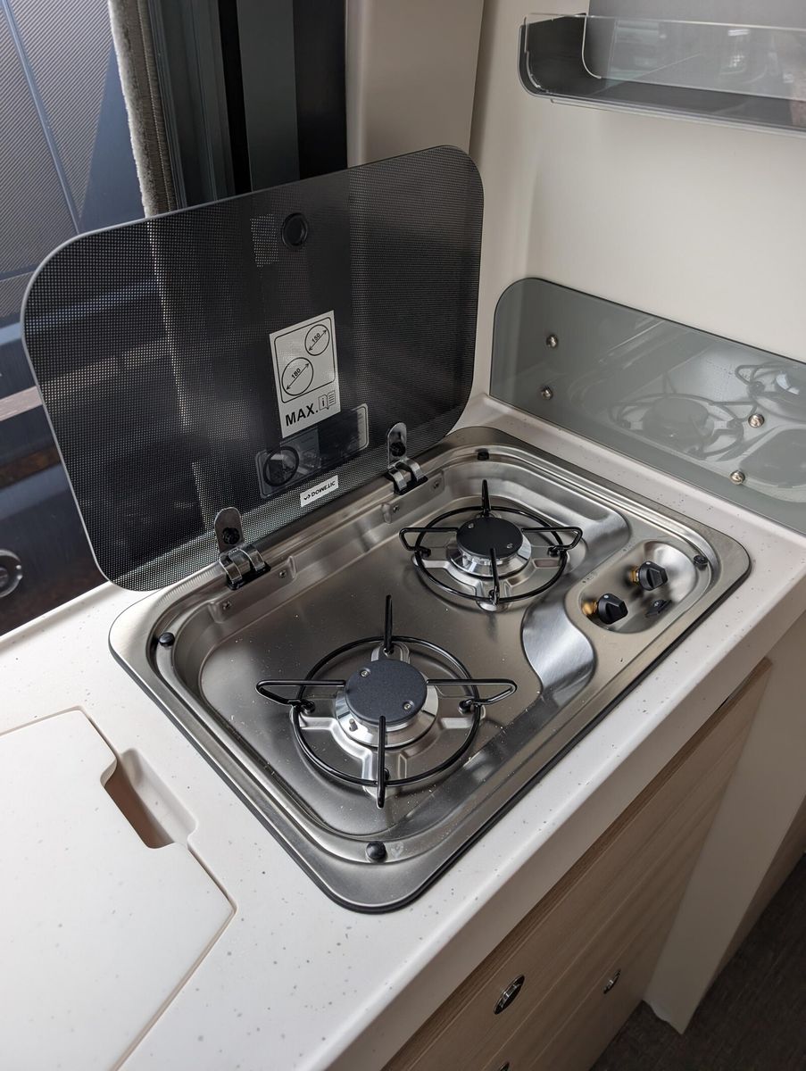 Fahrzeugabbildung Eura Mobil Van V 595 HB Captain-Chair-Sitze, Solar, Skyroof