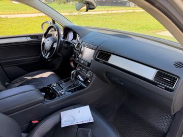 Volkswagen Touareg - 5
