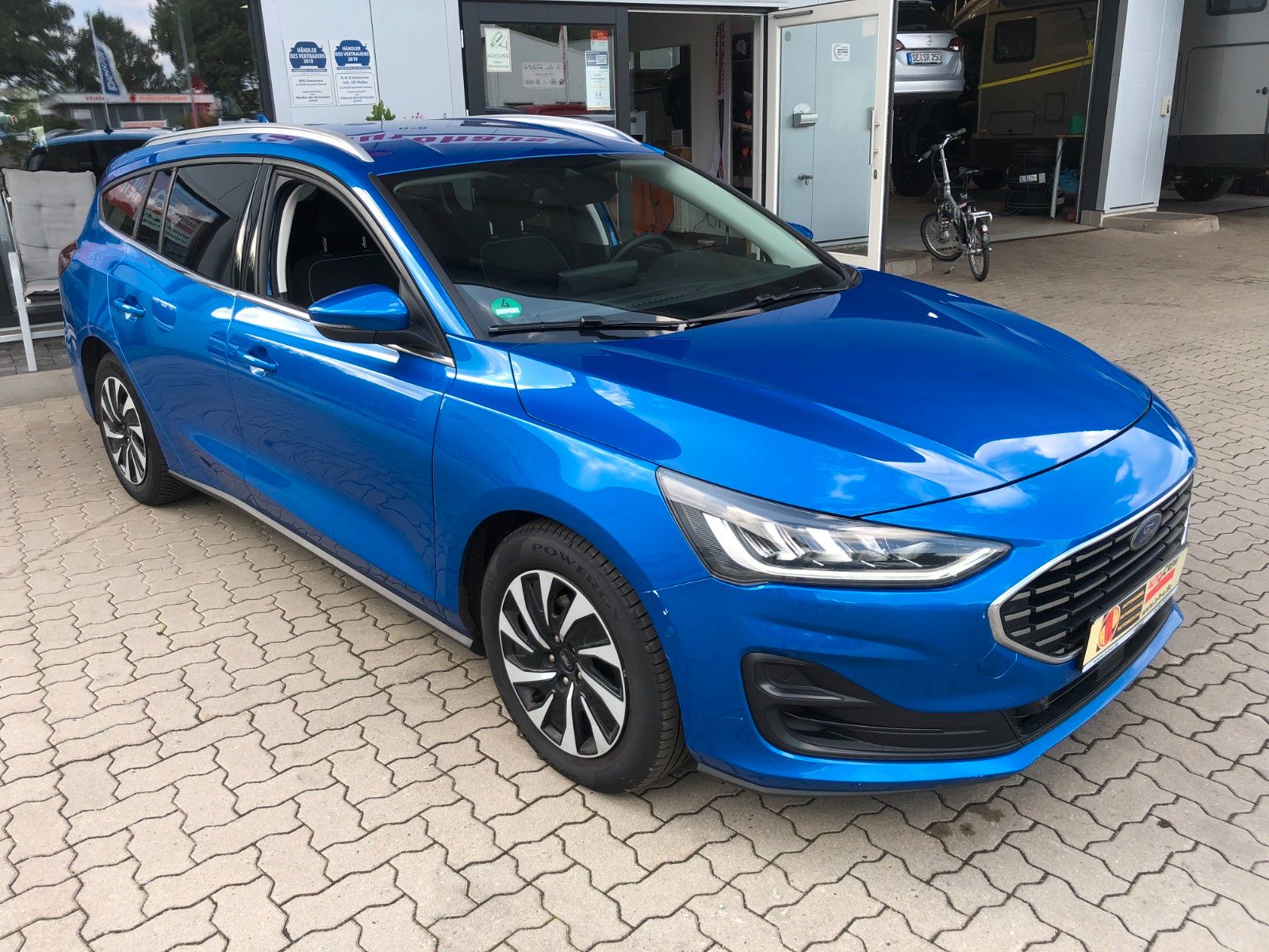 Fahrzeugabbildung Ford Focus Turnier Titanium X