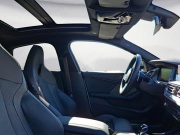2025 BMW M235 缩略图 11
