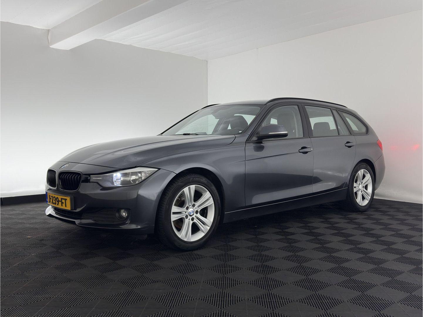 BMW 316 2015 — interior