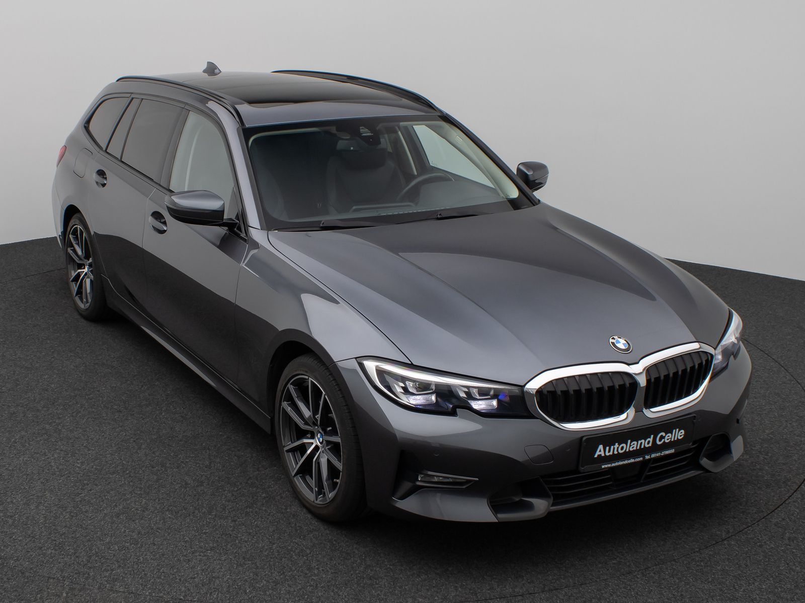 Fahrzeugabbildung BMW 320d xD  Sport Line Panorama DAB H/K Stop&Go AHK
