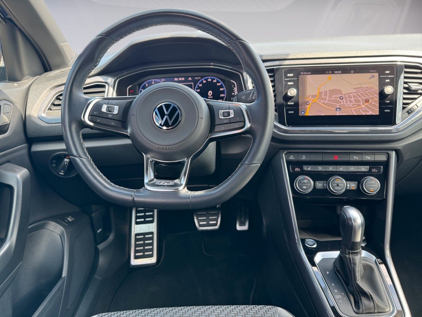 Fahrzeugabbildung Volkswagen T-Roc Sport R-Line 1.5 TSI