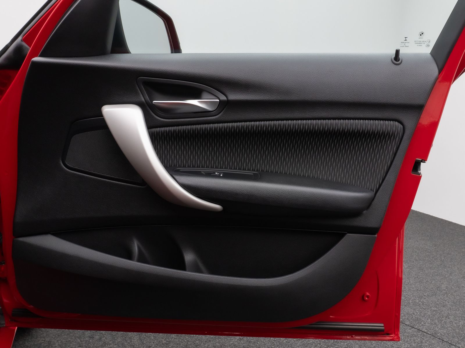 Fahrzeugabbildung BMW 118i Navi WLAN PDC Lordos LED Geschwindigkeitsr