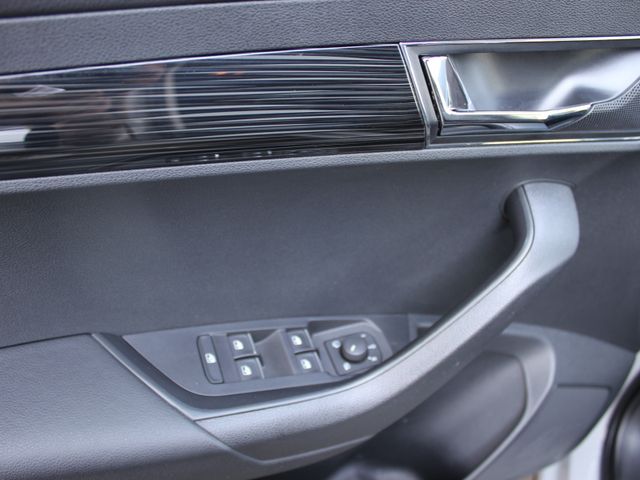Karoq 1.6 TDI Style  Navi*Standheizung*LED