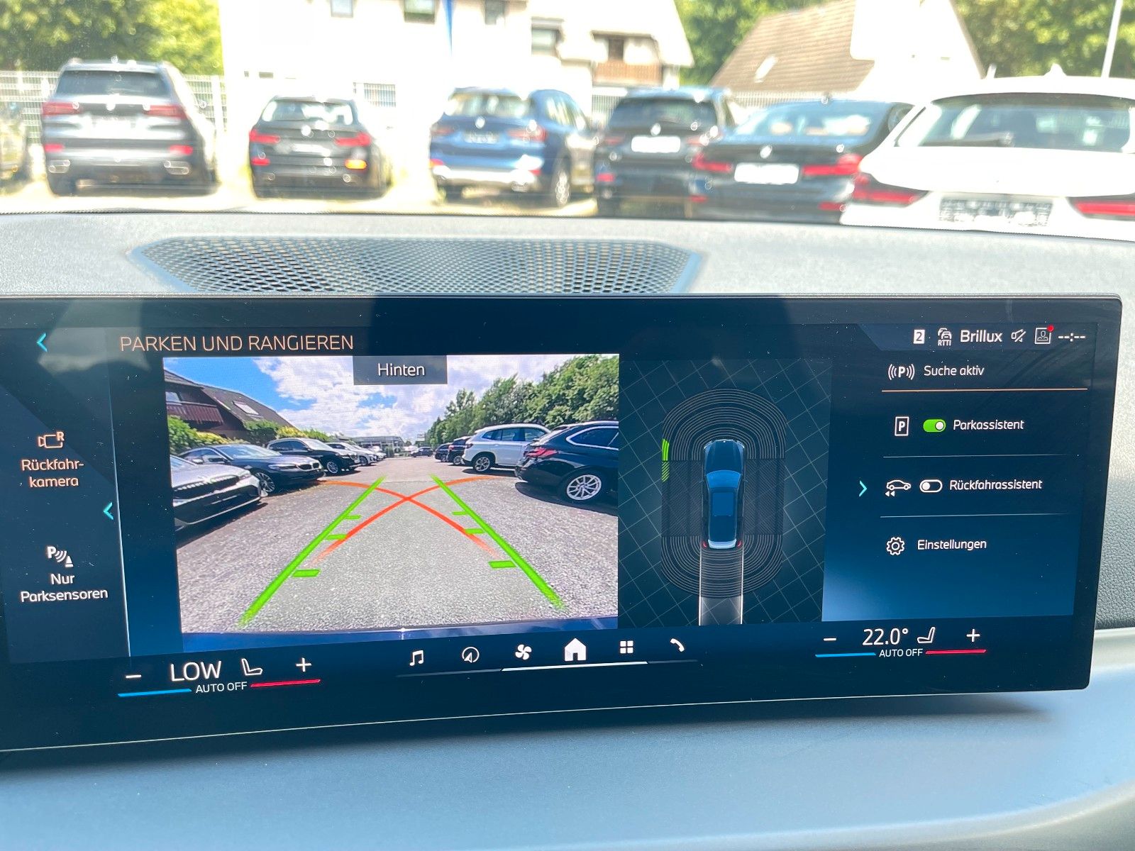 BMW 318i Widescreen KAMERA Driv.Assist. Unfallfrei foto 7