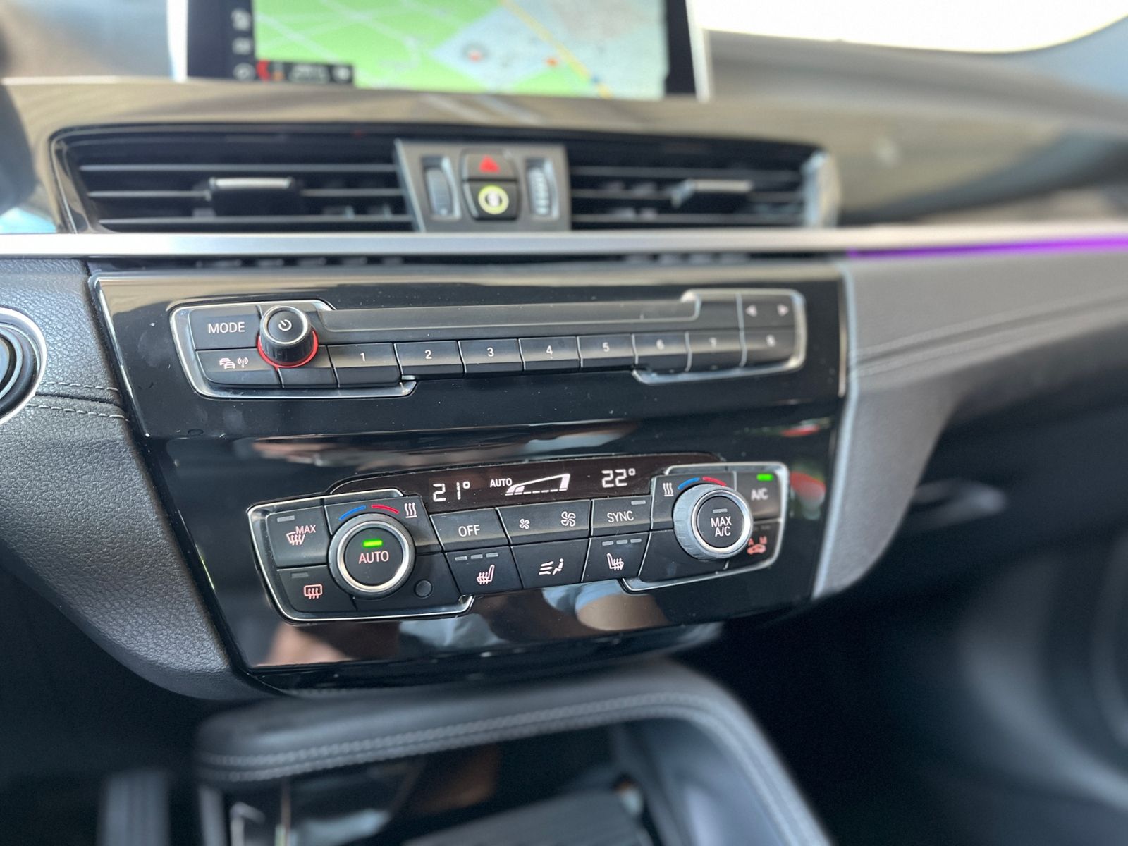 Fahrzeugabbildung BMW X2 sDrive 20 i M Sport Shadow LED NAV SHZ RFK