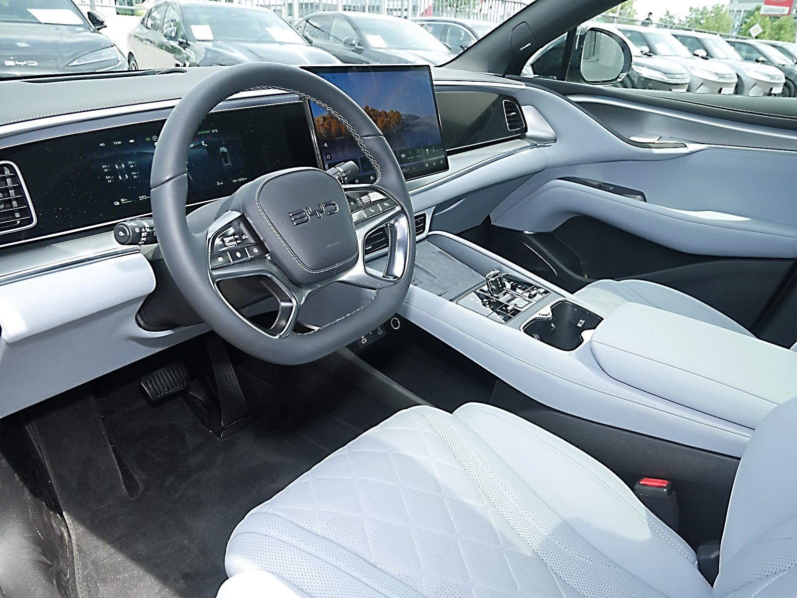 BYD SEALION 7