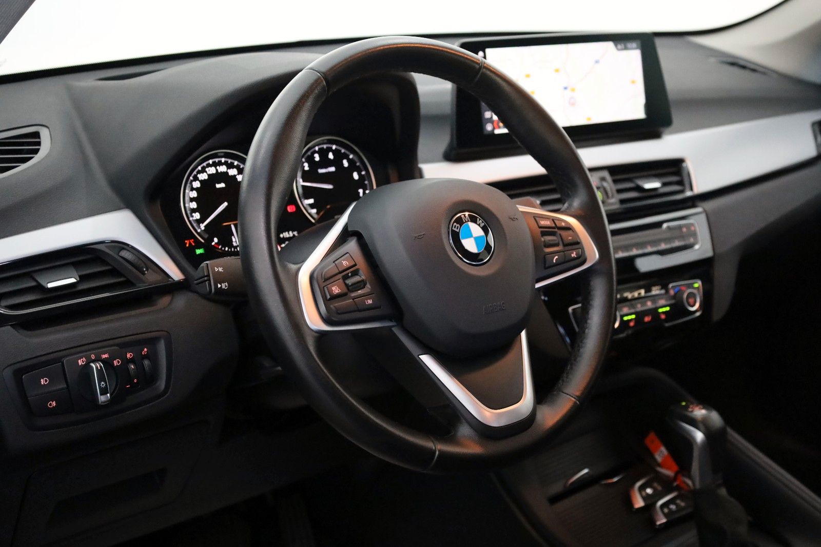 Fahrzeugabbildung BMW X1 xDrive 25e Advantage Leder,Navi,LED,Kamera,SH