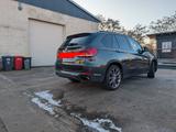 BMW X5 xDrive50i - - BMW X5: Xdrive50i
