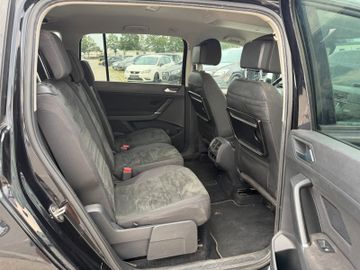 Volkswagen Touran - 10