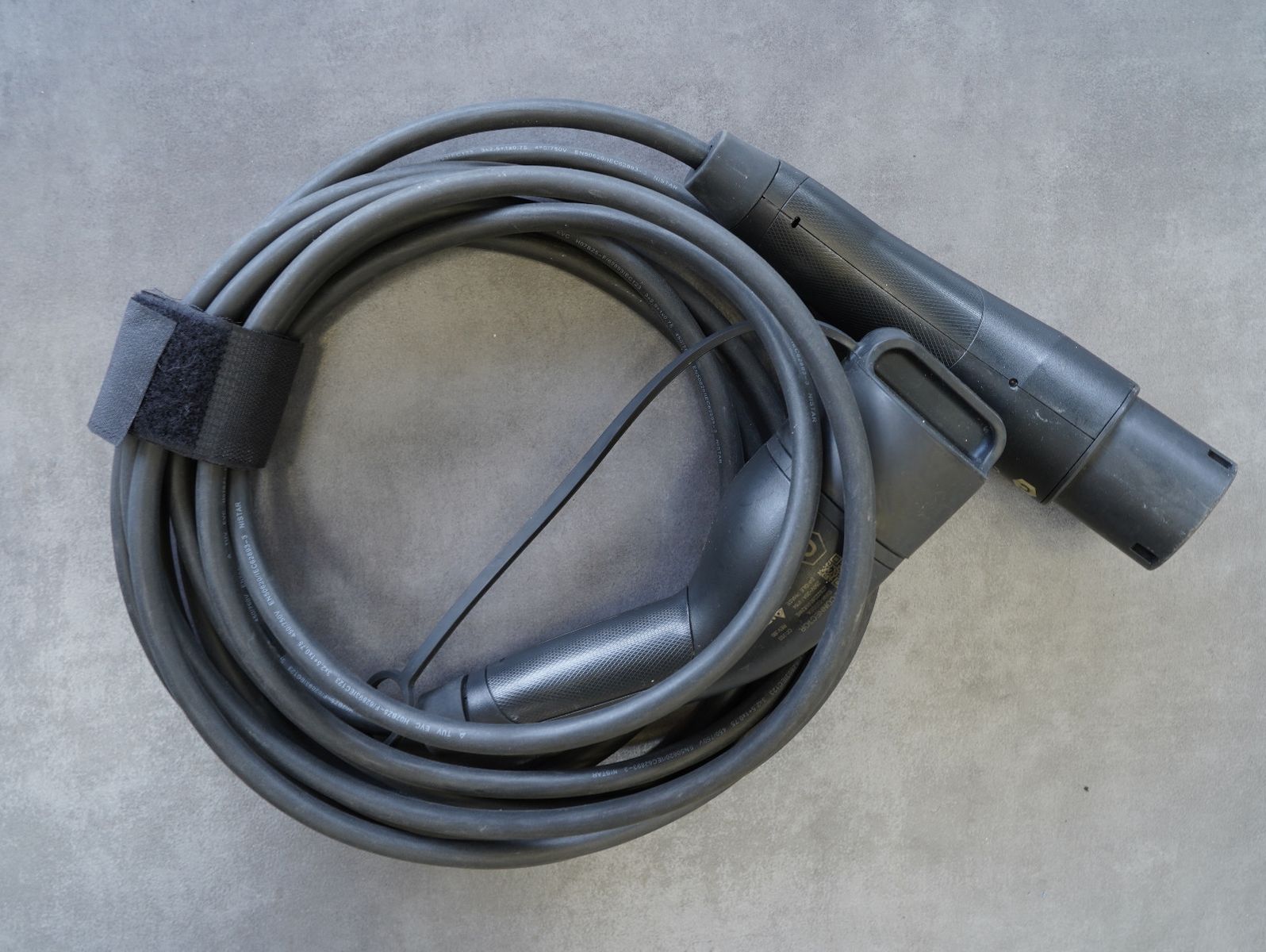 Fahrzeugabbildung Volvo V90 T6 AWD Recharge Plug-In Plus Dark