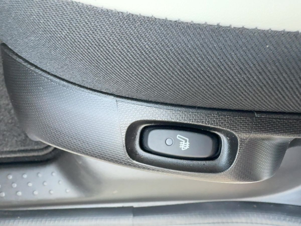 Fahrzeugabbildung Renault Twingo E-TECH 100% el. URBAN NIGHT SHZ KAM NAVI