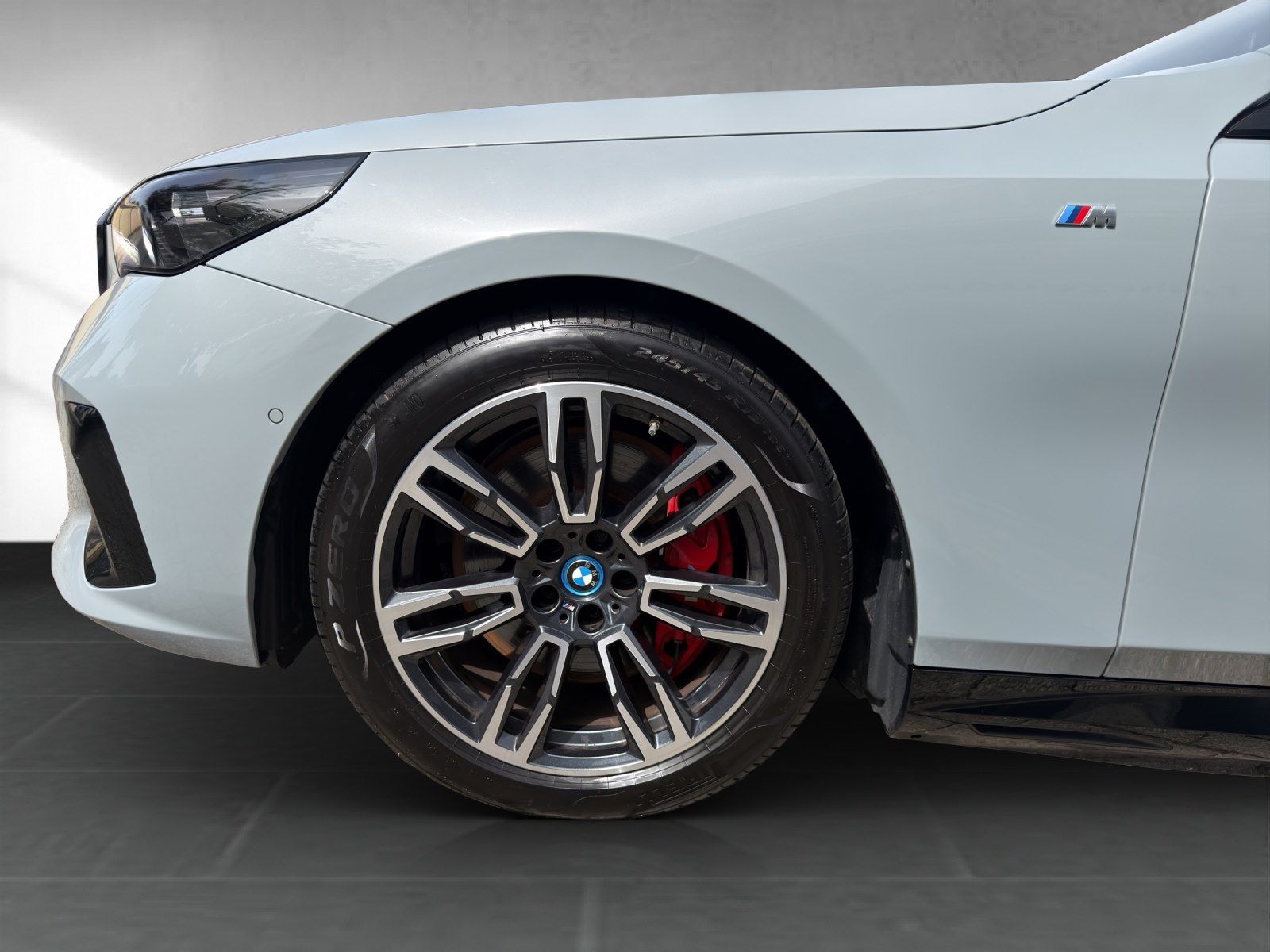 BMW i5 eDrive40 M SportPro ACC 360° H&K HUD foto 9