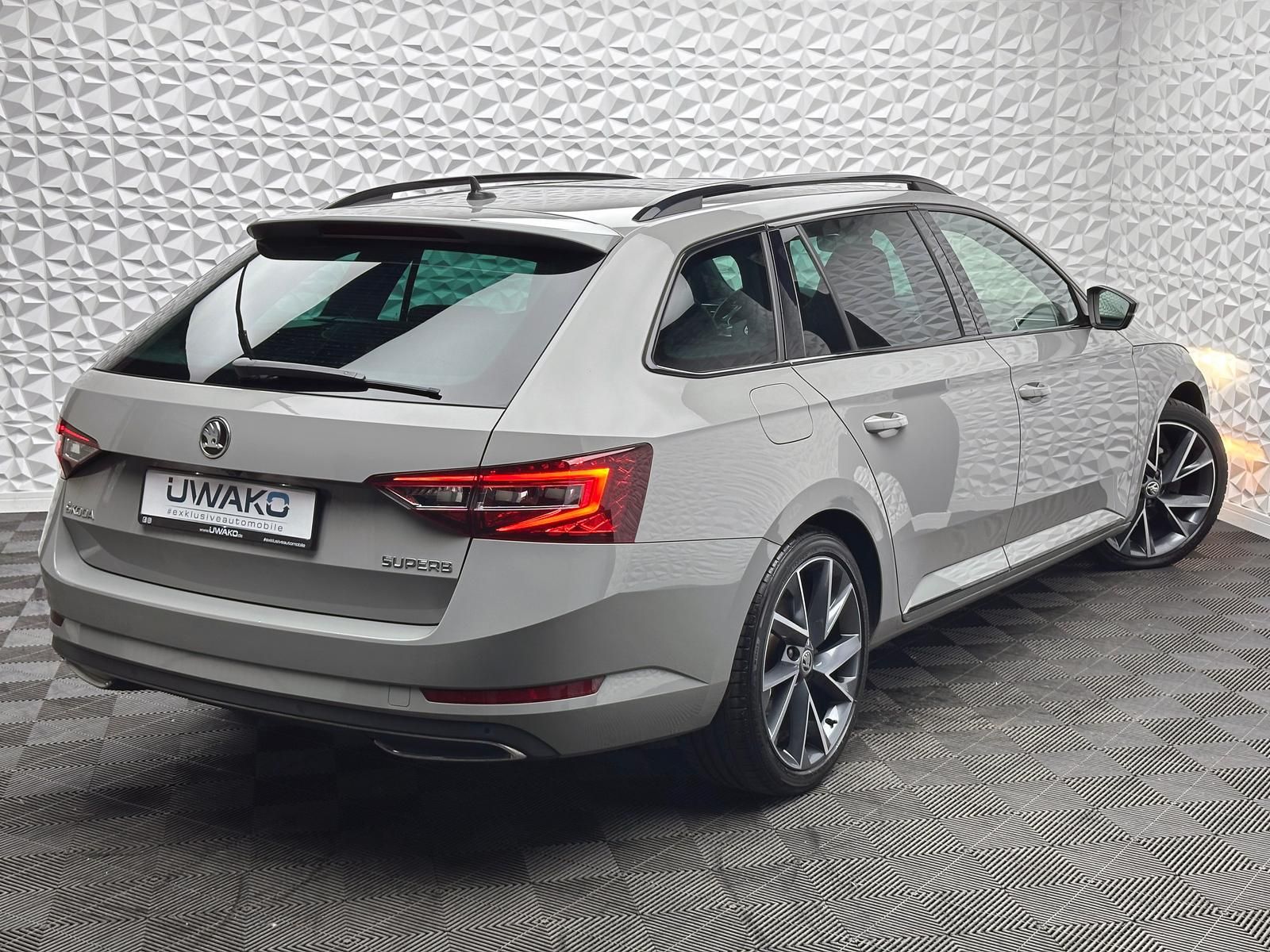 Fahrzeugabbildung SKODA Superb Sportline 2.0 TDI/BLACK-EDITION/PANO/VIRT