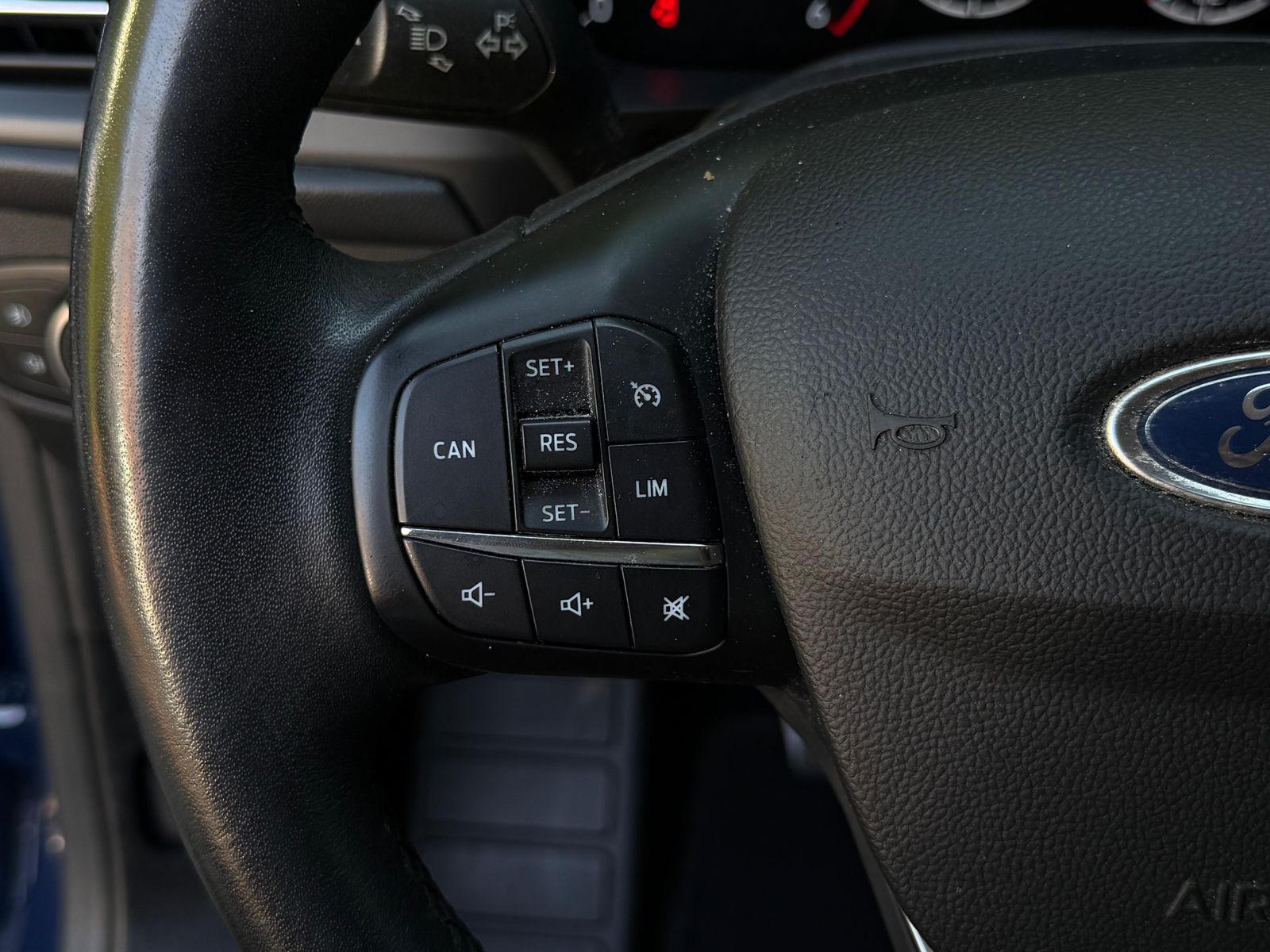 Fahrzeugabbildung Ford Focus 2.0 EB Cool & Connect LED+NAV+SHZ+KAM+CARP