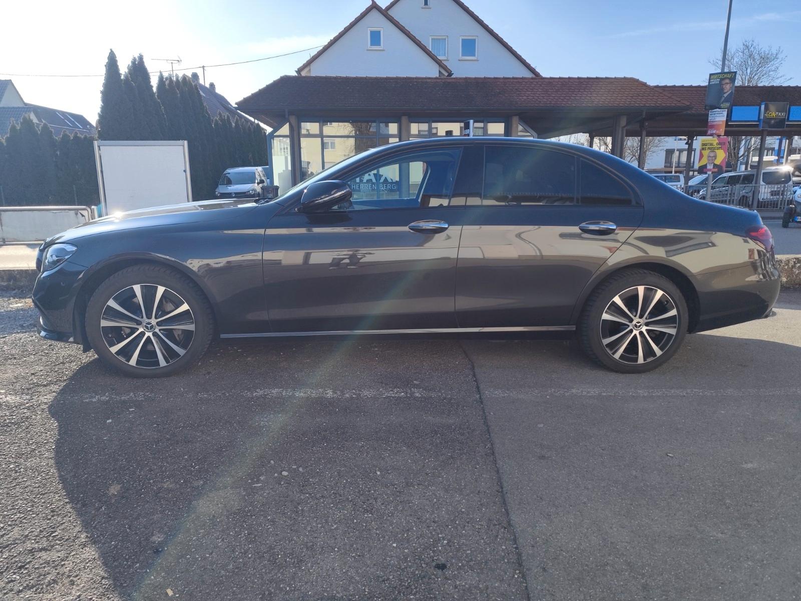 Mercedes-Benz E 300 E Limousine E 300 e Night Paket